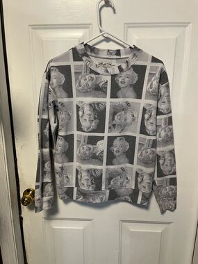 Marilyn Monroe Gray & White Photo-Grid Crewneck Sweatshirt